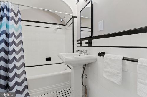 408 Philadelphia Ave, Silver Spring MD 20912-4112 exterior