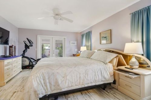 3160 31 Ave, Naples FL 34117-8455 exterior