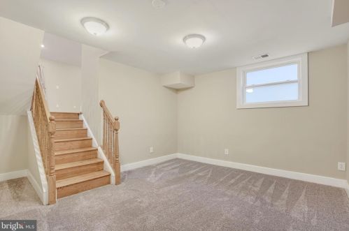 2811 Joseph Makell Ct, Alexandria VA 22306-2840 exterior