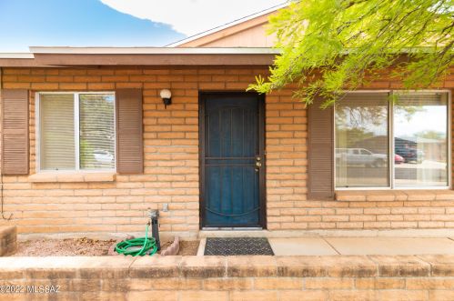 4819 Red Wolf Dr, Tucson, AZ 85742-8825