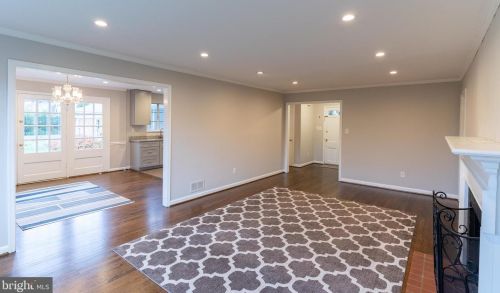 10025 Glenolden Dr, Rockville MD  20854-5006 exterior