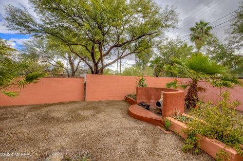 2130 Hampton St, Tucson AZ 85712-2312 exterior