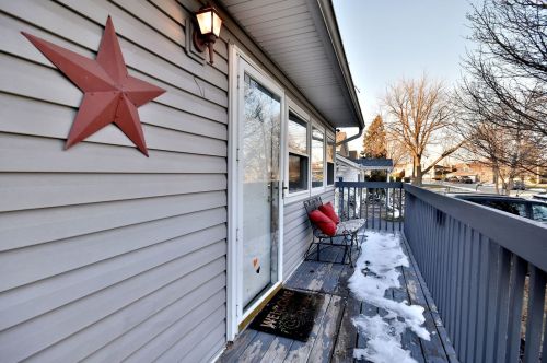 516 Emroy Ave, Elmhurst, IL 60126-2019