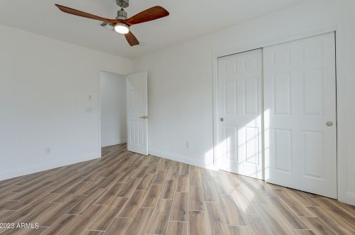 1121 Bethany Home Rd, Phoenix AZ  85014-2229 exterior