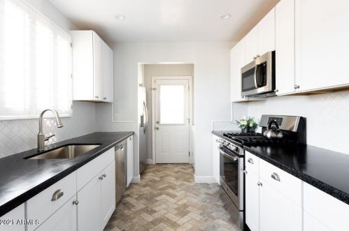 2545 9th St, Phoenix AZ 85014-5070 exterior