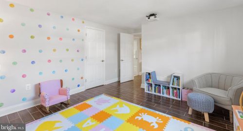 8213 Cooper St, Alexandria VA 22309-1052 exterior