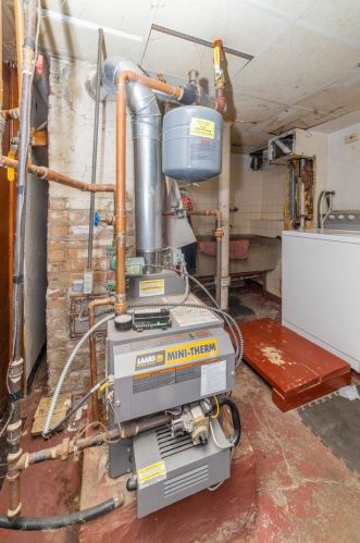 6048 Artesian Ave, Chicago IL 60659-2831 exterior