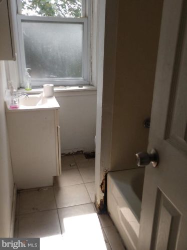 25 Front St, Darby PA 19023-3013 exterior