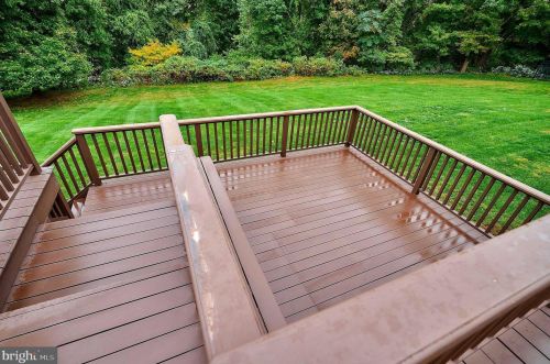 2221 Jefferson Ln, Huntingdon Valley PA 19006-6038 exterior