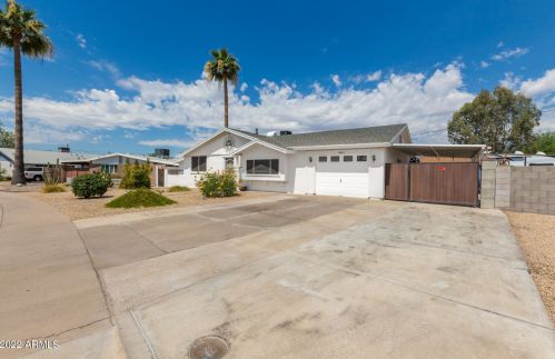 14824 30 Dr, Phoenix AZ 85009-5751 exterior