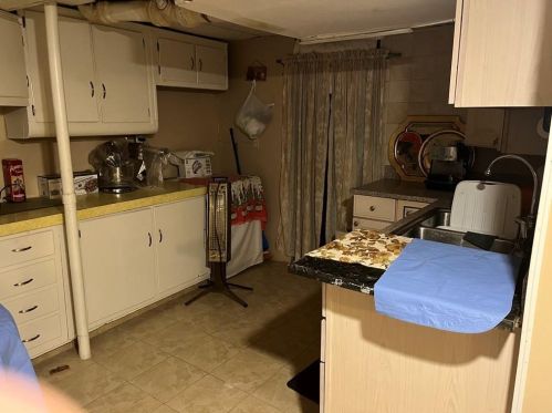 98 Hawkins St, Providence RI 02908-1713 exterior