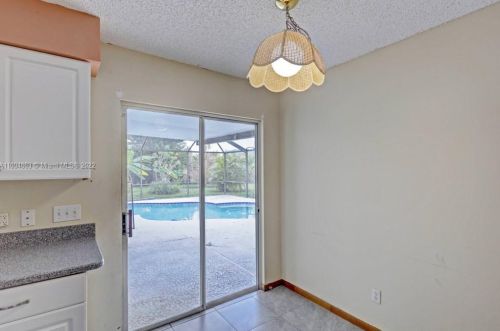 681 College Park Rd, Fort Pierce FL 34953-3330 exterior