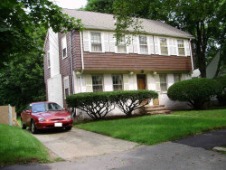 16 Roosevelt Rd, Newton MA  02459-2725 exterior