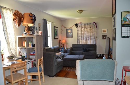 90 Gibbs Ave, Middletown RI 02840-2239 exterior