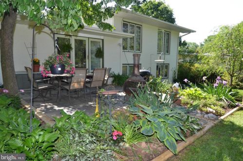 1700 Macon St, Mc Lean VA  22101-5129 exterior