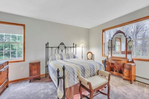 2478 Mt Hope Rd, Middletown NY 10940-7317 exterior