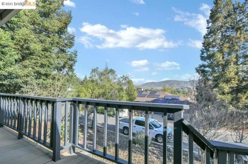 1180 Ridgemont Pl, Concord CA 94521-4831 exterior