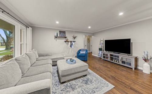 766 Parkside Ave, Elmhurst IL  60126-4811 exterior