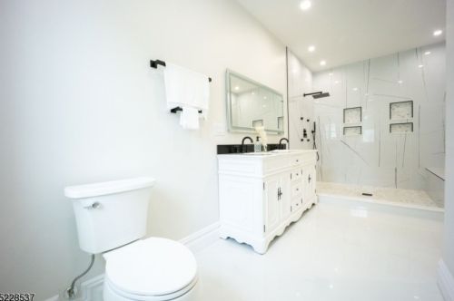 37 Overlook Ave, Paterson NJ 07508-2570 exterior