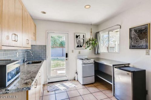 4233 17 Ave, Phoenix AZ 85027-5308 exterior