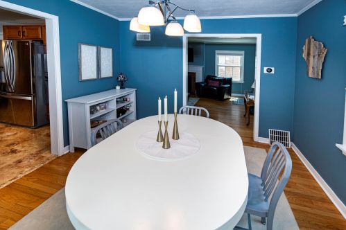 4758 Hollywood Ave, Milwaukee WI 53211-1037 exterior