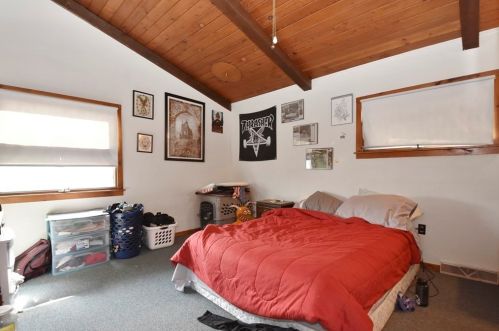 11 Chadwick St, Worcester MA 01605-1236 exterior