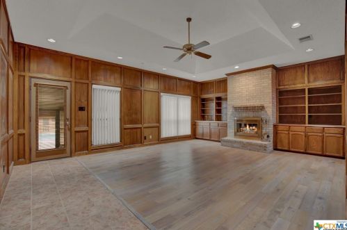 9335 Gloxinia Dr, San Antonio TX 78266-2530 exterior