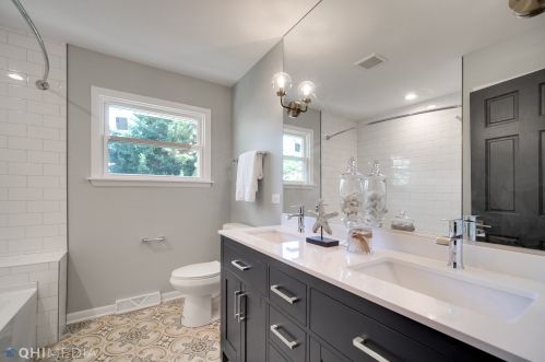 452 Adams St, Elmhurst IL  60126-4633 exterior