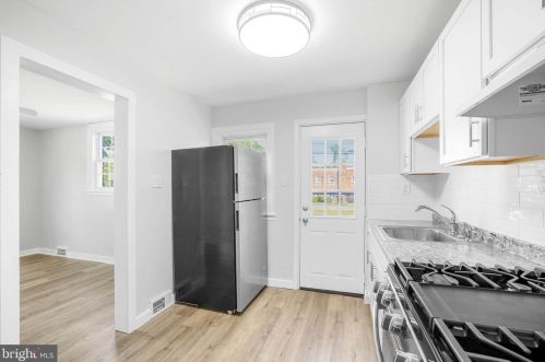 720 Irvington Pl, Chester PA 19013-5213 exterior