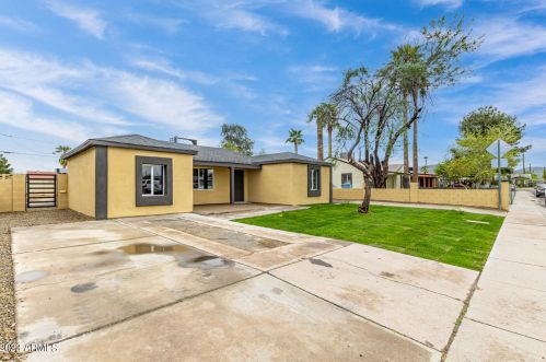 6231 3rd Ave, Phoenix AZ 85021-2405 exterior