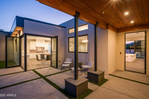 5833 46th Pl, Phoenix AZ  85018-1235 exterior