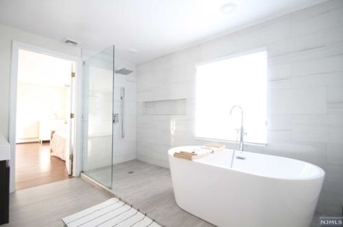 167 Concord Dr, River Edge NJ  07661-2118 exterior