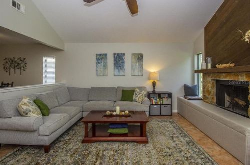 16155 Gardendale Dr, Tampa FL 33624-1132 exterior