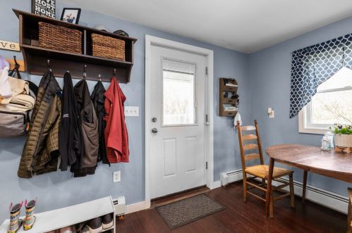 43 Frst St, Dover NH 03820-3223 exterior