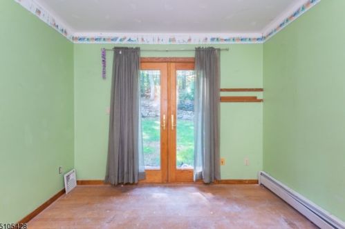 10 Lawrence Rd, Dover NJ 07869-3106 exterior