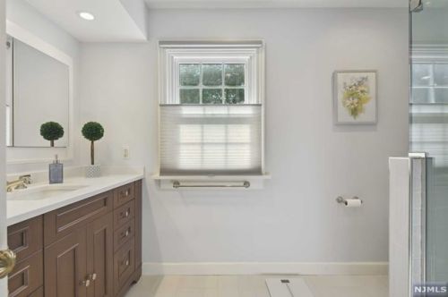 28 Greenview Way, Montclair NJ 07043-2531 exterior