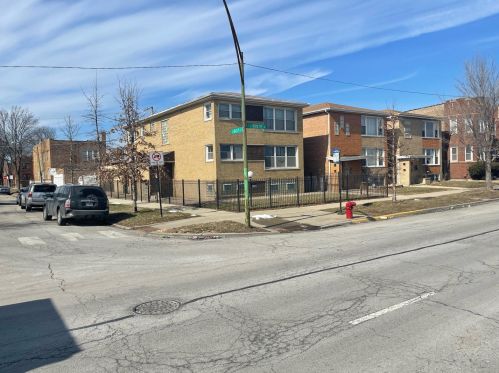 7958 Lafayette Ave, Chicago, IL 60620-1144