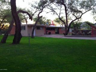 8031 Tanque Verde Rd, Tucson AZ  85749-9572 exterior