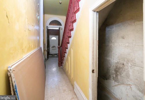 1637 Girard Ave, Philadelphia PA 19130-1514 exterior