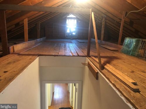 202 England Ter, Rockville MD 20850-1630 exterior