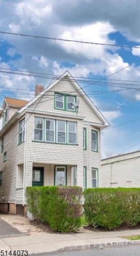 72 Willow St, Montclair, NJ 07042-3513