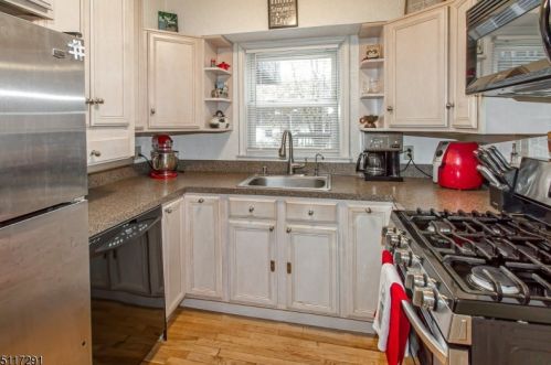 992 Milton Blvd, Rahway NJ 07065-1721 exterior