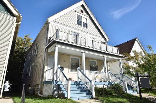 3130 Pierce St, Milwaukee, WI 53215-1118