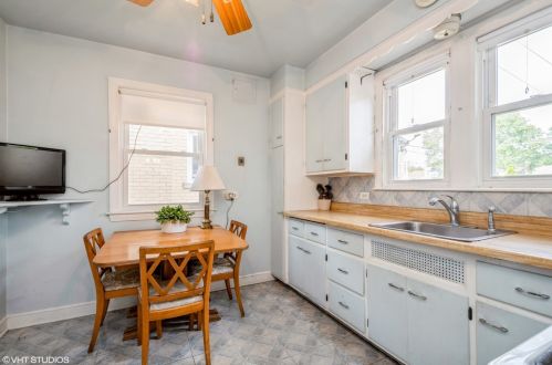 5227 Lamon Ave, Chicago IL 60630-1605 exterior