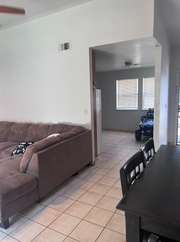 521 Clark St, Turlock CA 95380-5875 exterior