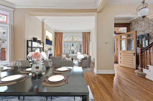 2206 Kenmore Ave, Chicago IL 60613-2916 exterior