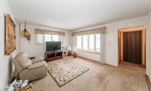 4408 Kentucky Ave, Milwaukee, WI 53221-2220