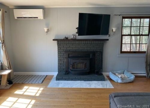 34 Laurel Dr, Killingly CT 06241-2217 exterior