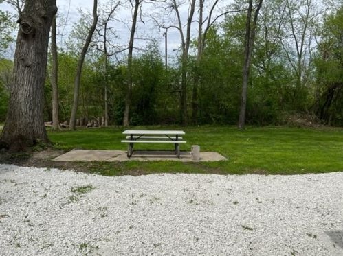 37966 North Shore Ave, Waukegan IL 60087-1647 exterior