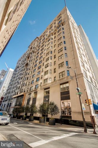 135 19th St, Philadelphia PA  19103-0011 exterior